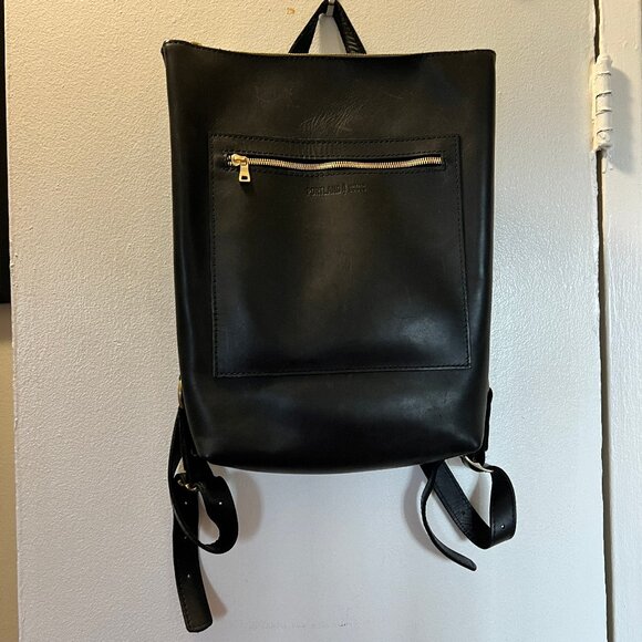 Portland Leather Classic Black Backpack - Picture 5 of 10